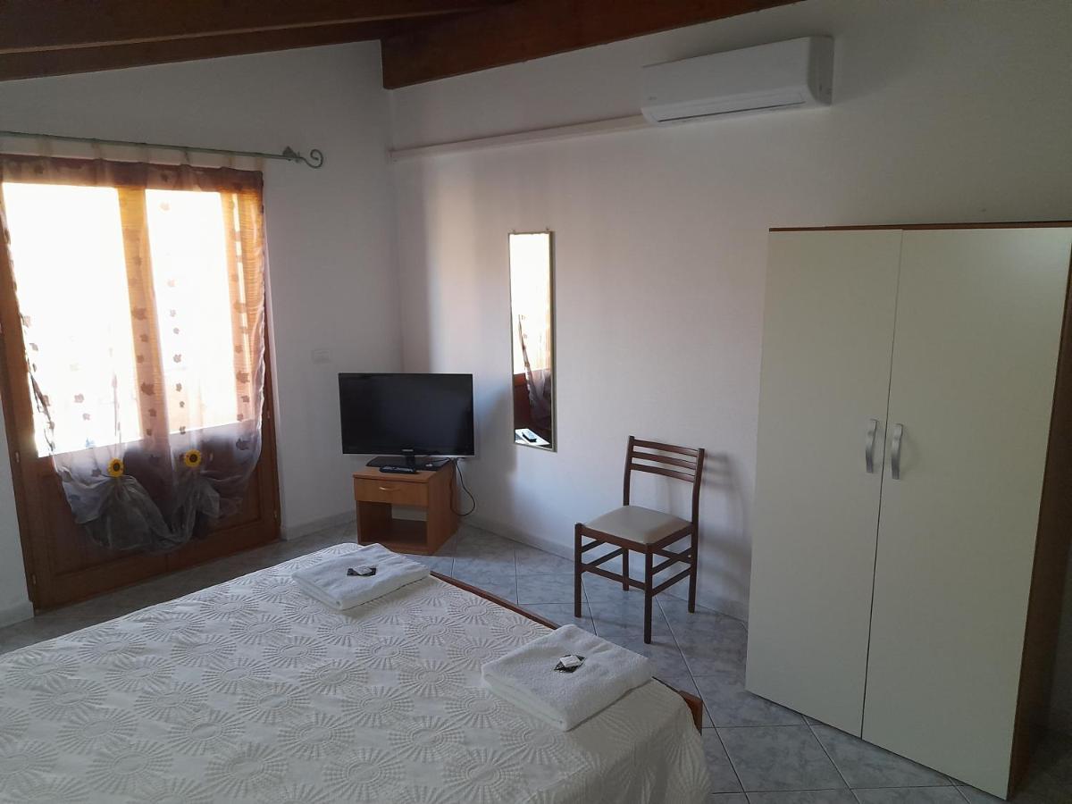B&B Da Marianna Samugheo Luaran gambar